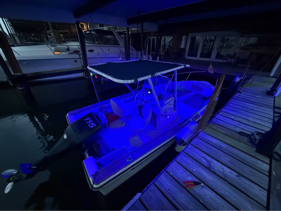 1985 Robalo 1820 Center Console