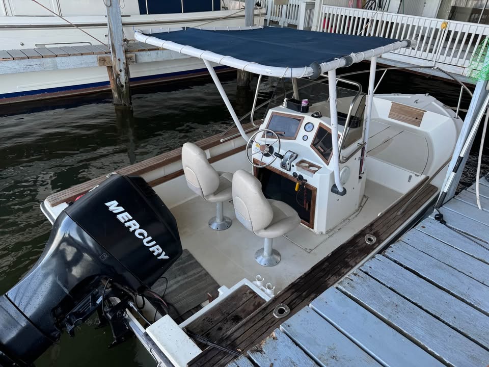 1985 Robalo 1820 Center Console