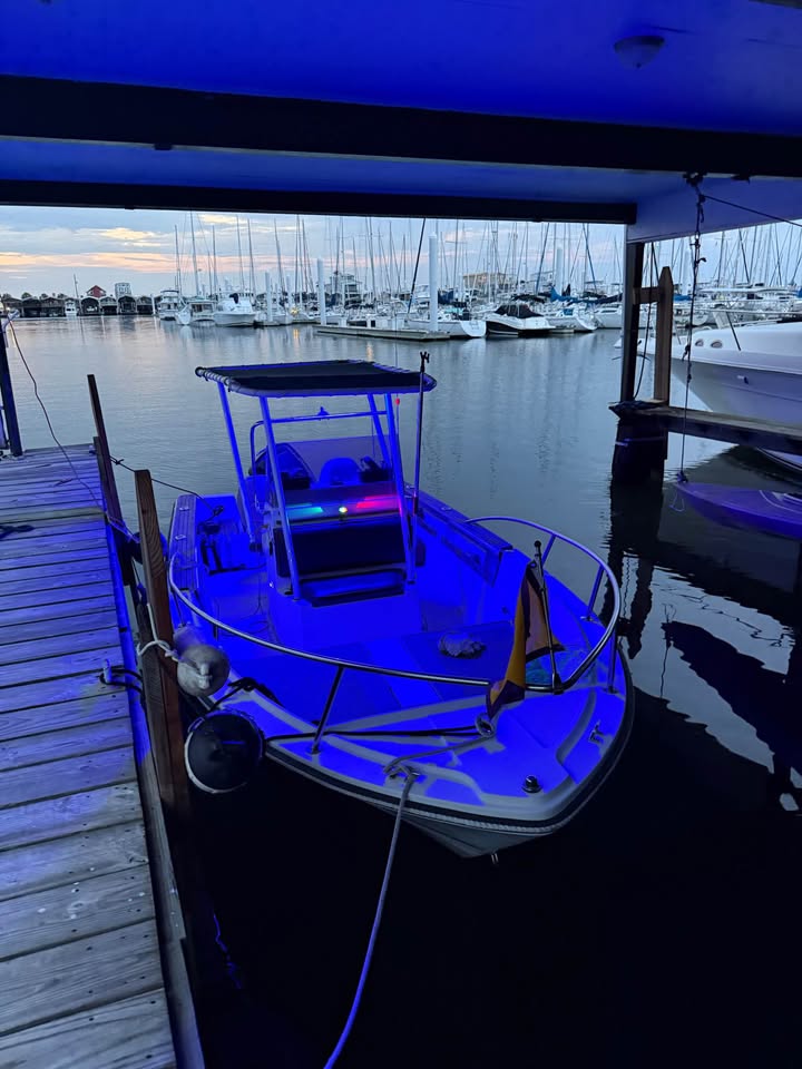 1985 Robalo 1820 Center Console