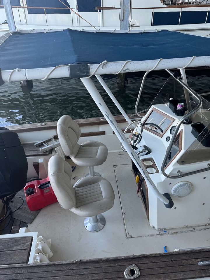 1985 Robalo 1820 Center Console