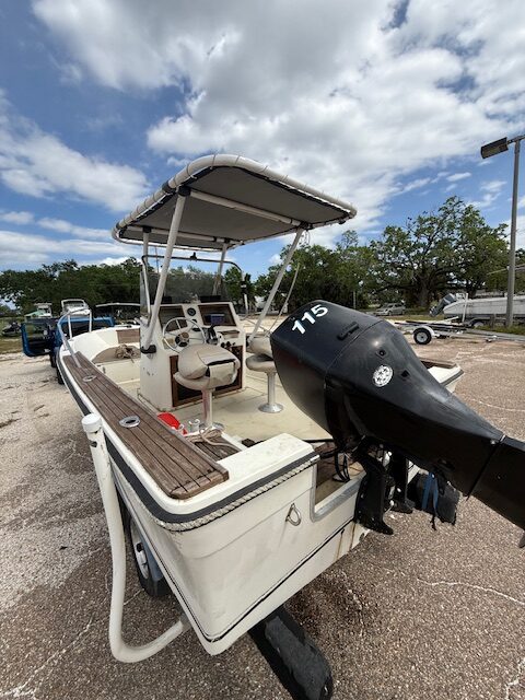 1985 Robalo 1820 Center Console