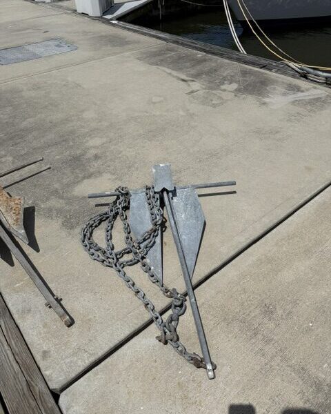 Danforth 35 lb anchor with galvanized chain detail
